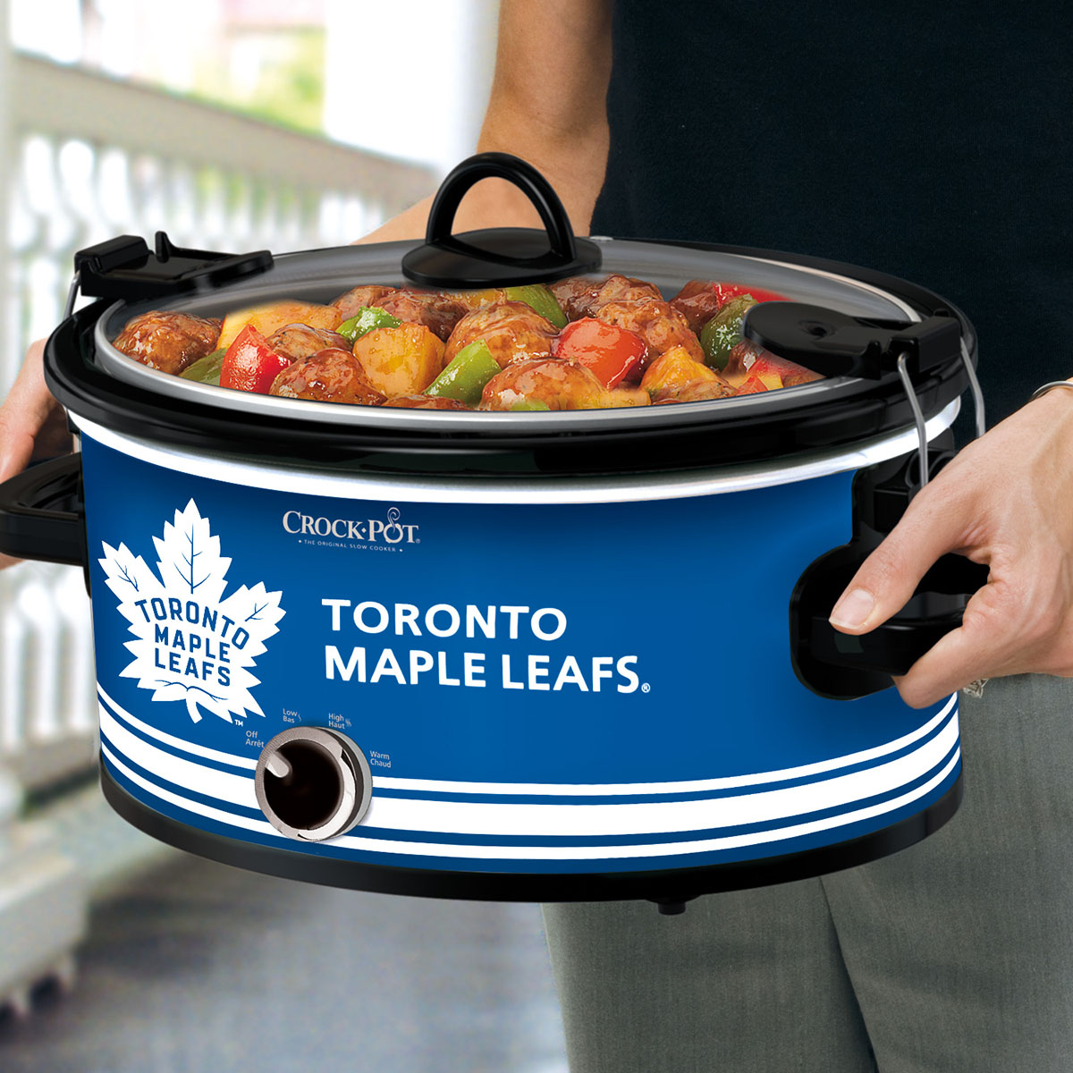 CrockPot® NHL® 6Qt Oval Manual Cook & Carry™ Slow Cooker,